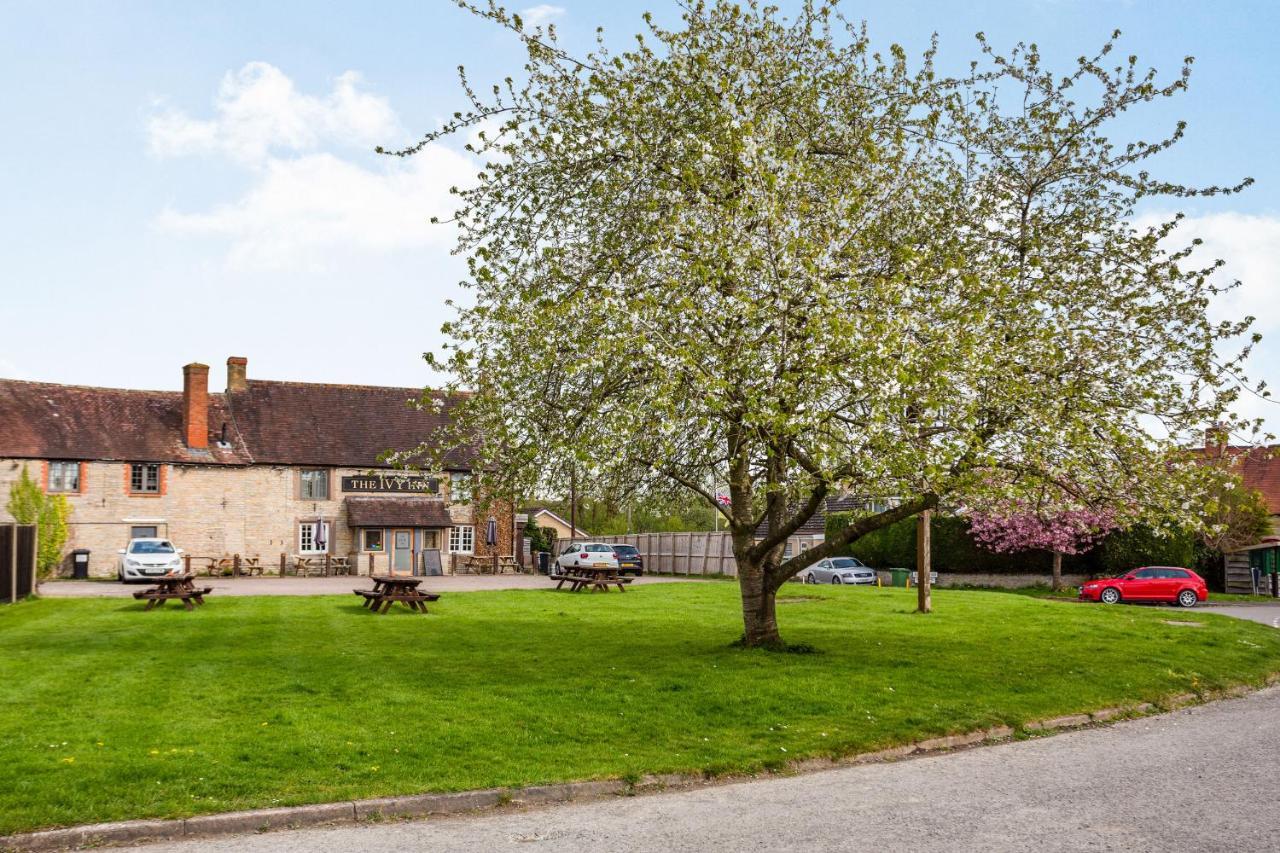 The Belfry Villa Evesham Dış mekan fotoğraf